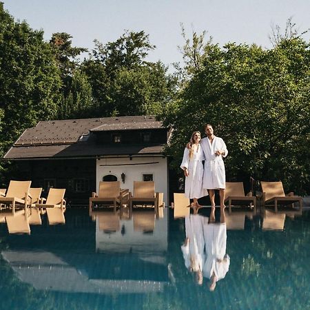 Naturel Hoteldorf Schoenleitn Latschach ober dem Faakersee Bagian luar foto