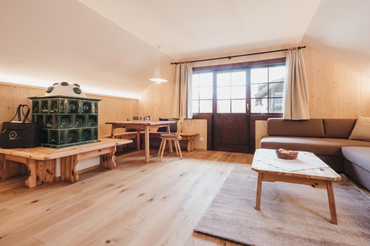 Naturel Hoteldorf Schoenleitn Latschach ober dem Faakersee Bagian luar foto