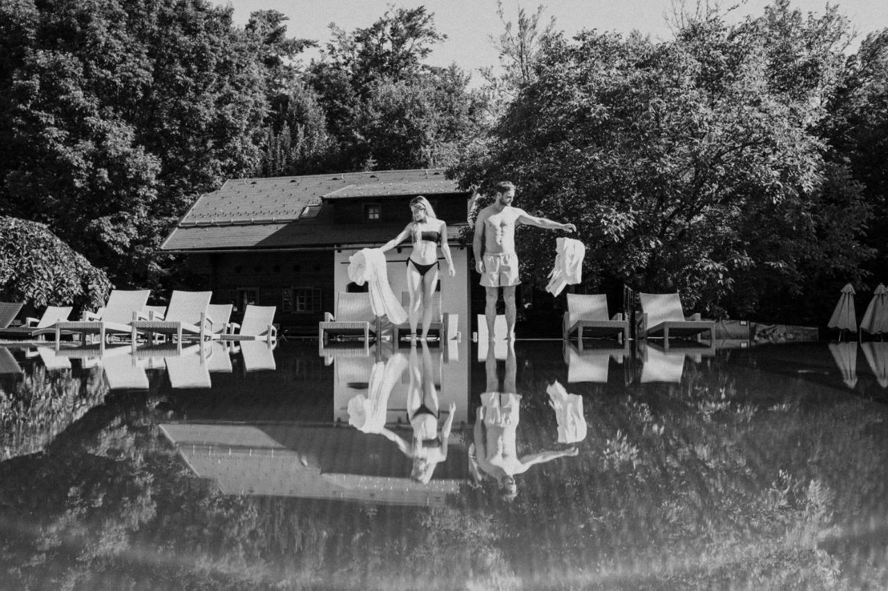 Naturel Hoteldorf Schoenleitn Latschach ober dem Faakersee Bagian luar foto