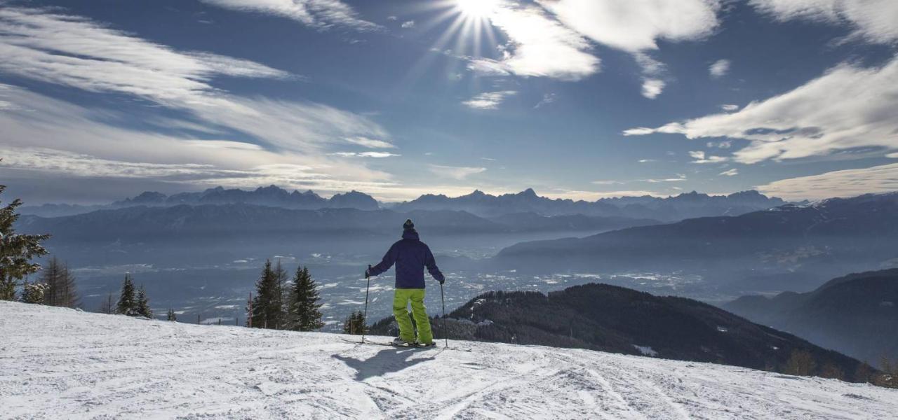 Naturel Hoteldorf Schoenleitn Latschach ober dem Faakersee Bagian luar foto
