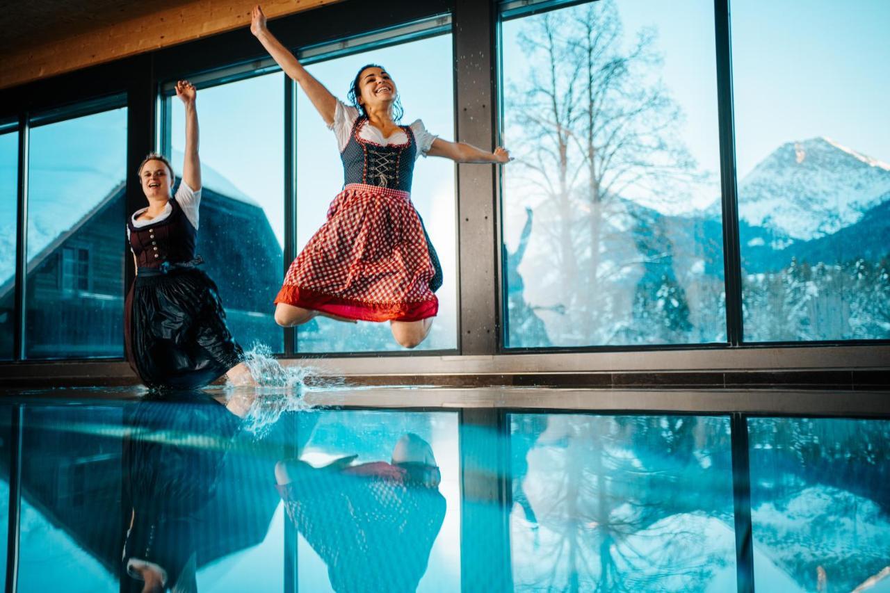 Naturel Hoteldorf Schoenleitn Latschach ober dem Faakersee Bagian luar foto