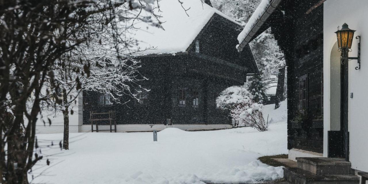 Naturel Hoteldorf Schoenleitn Latschach ober dem Faakersee Bagian luar foto