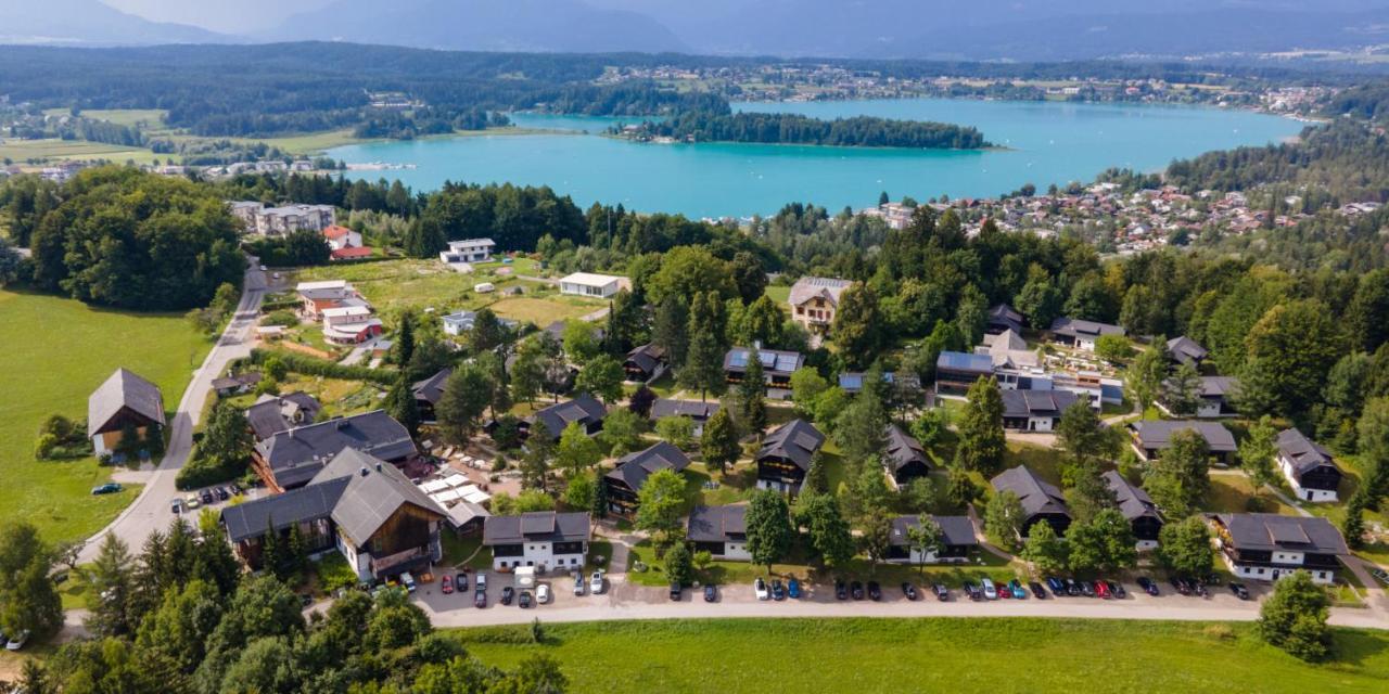 Naturel Hoteldorf Schoenleitn Latschach ober dem Faakersee Bagian luar foto